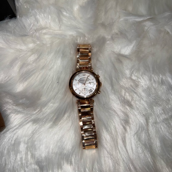 BRAND NEW (WOT) 🌹Rose Gold🌹 Micheal Kors watch - Picture 2 of 4